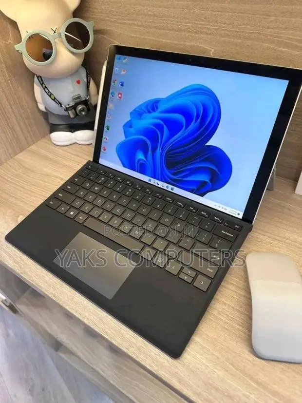 Laptop Microsoft Surface Pro 7 16GB Intel Core i7 SSD 1T · Photo 1