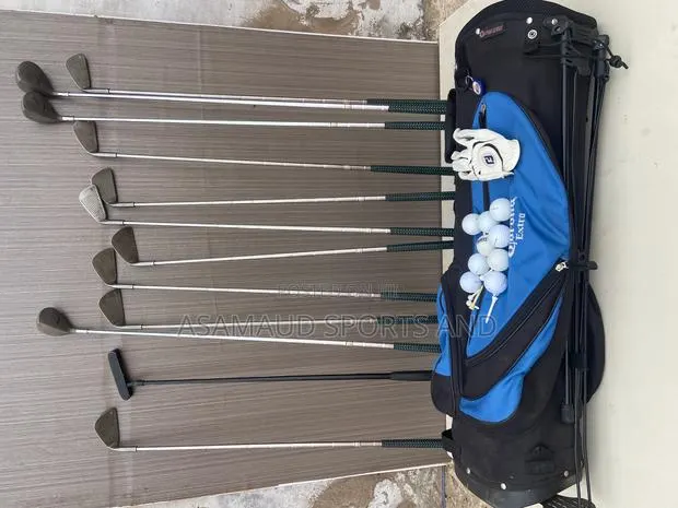 Set of Golf Clubs With Balls at Cool Price · Photo 1