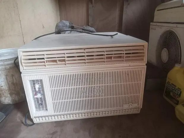 Window Air Conditioner 2.HP · Photo 1