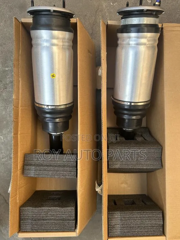 Range Rover Velar Front Air Suspension Shocks · Photo 1