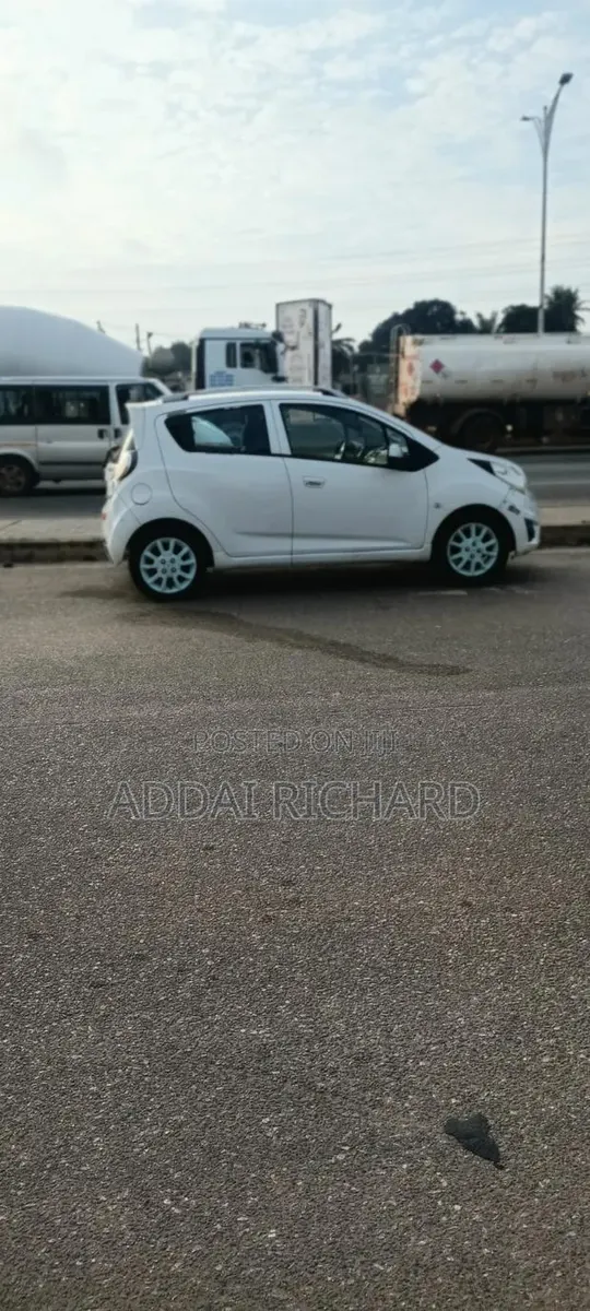 Chevrolet Spark 2015 White · Photo 1