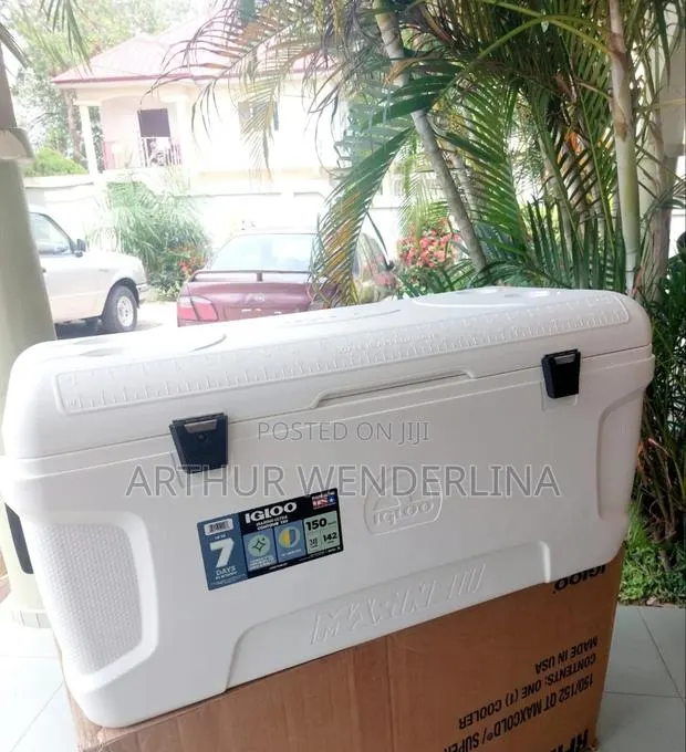 150qt Ice Chest (Old Design) · Photo 1