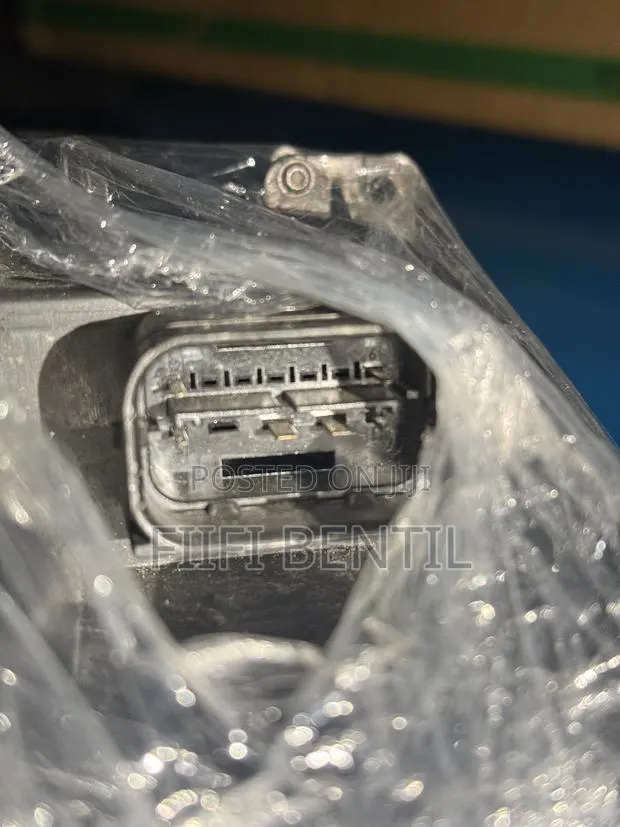 BMW 3 Series Halogen Headlights ,Left Side Driver Side · Photo 1