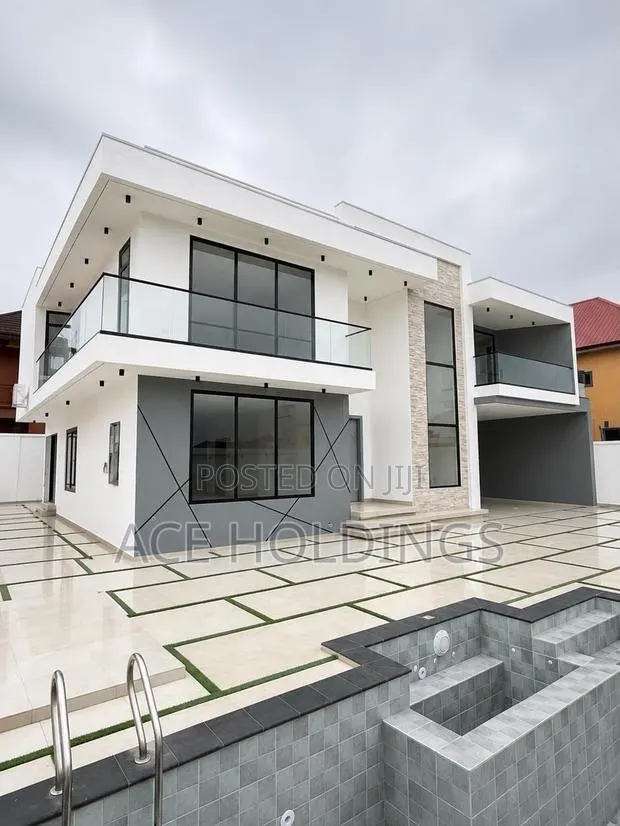 4bdrm Mansion in Adjiringanor, Adjiriganor for sale · Photo 1