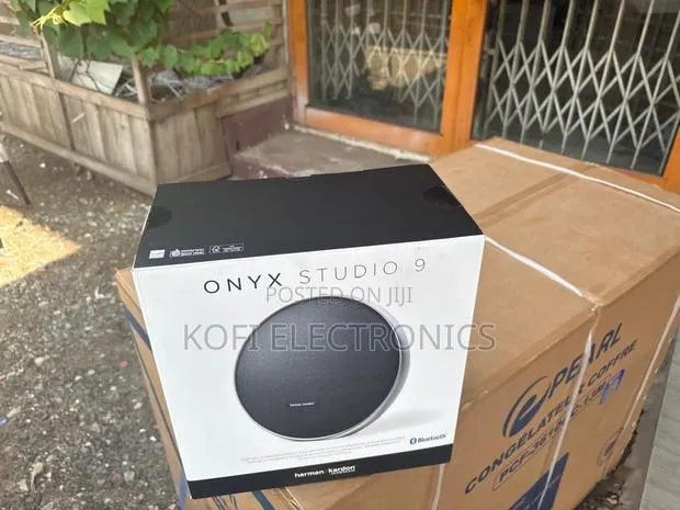 Onyx Studio 9 Bluetooth Speaker Deep Bass Clarity · Photo 1