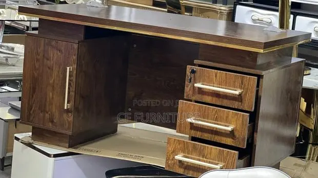 Executive Office Desk · Photo 1