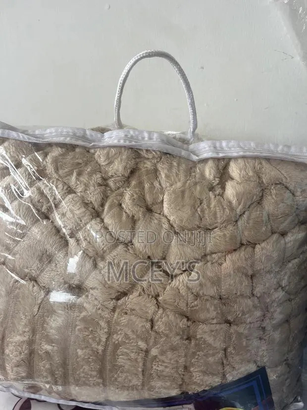 Throw Blanket Fluffy With Pillowcases · Photo 1