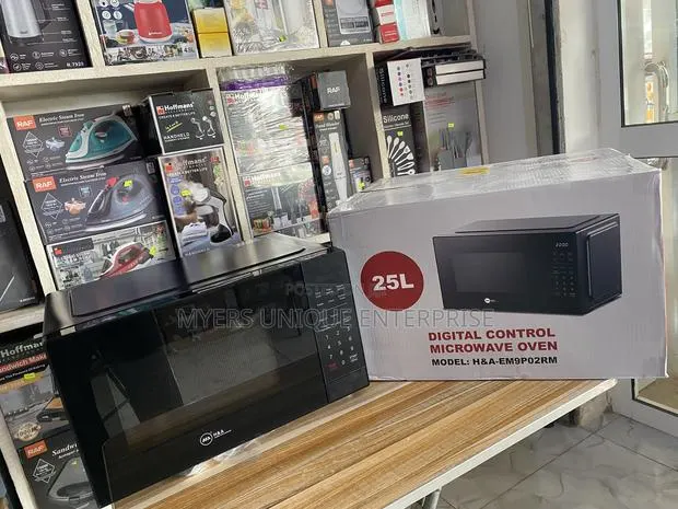 H a 25L Digital Microwave - Family Size · Photo 1