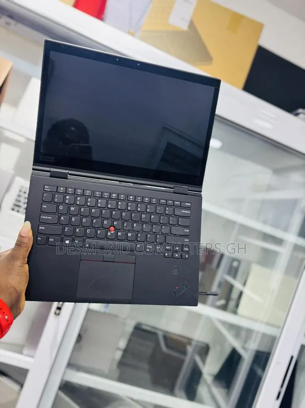 Laptop Lenovo ThinkPad X1 Yoga 16GB Intel Core i7 SSD 256GB · Photo 1