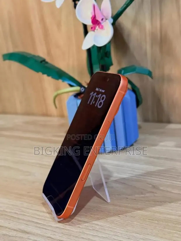 Apple iPhone 17 Pro Max 256 GB Orange · Photo 1