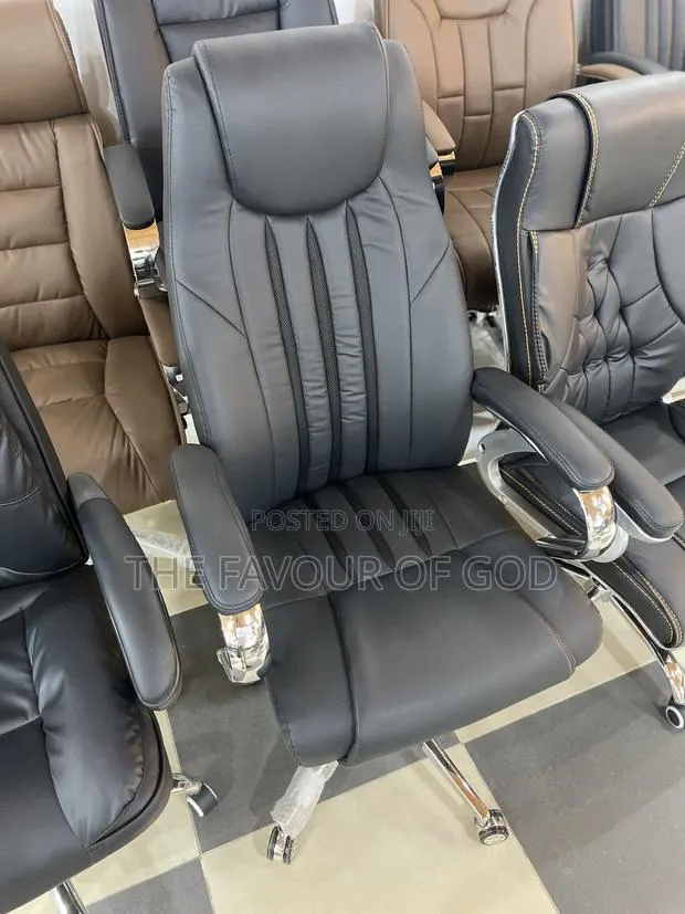 A Well Made Leather Office Chair · Photo 1