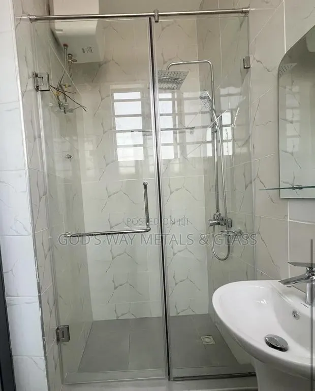 Bathroom Glass Enclosure · Photo 1