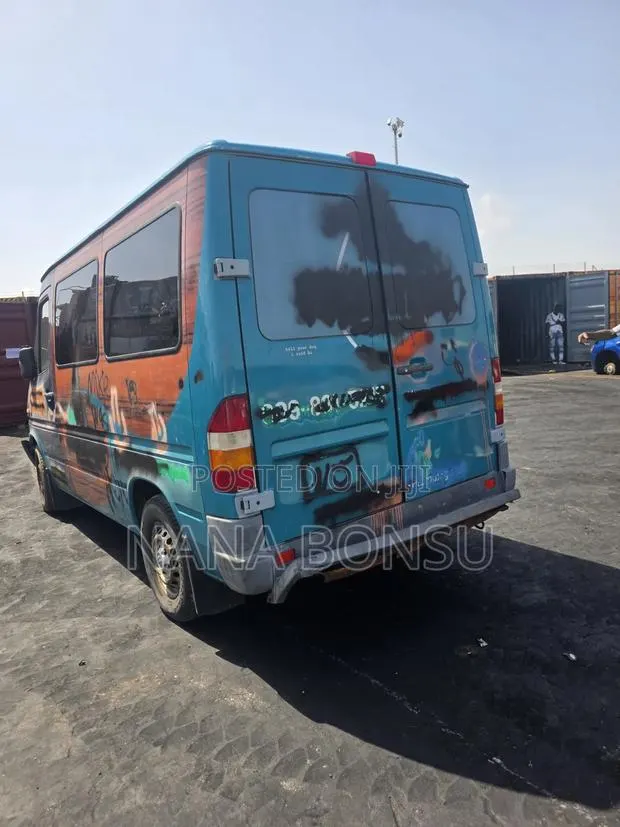 Mercedes-Benz Sprinter 2005 Black · Photo 1