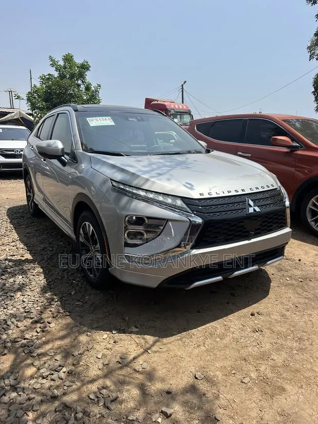 Mitsubishi Eclipse Cross SEL AWD 2023 White · Photo 1