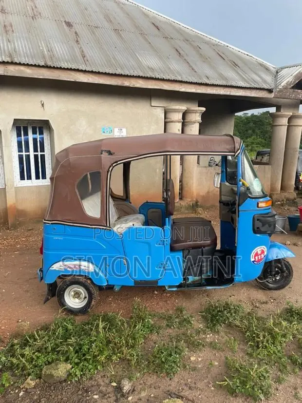 Bajaj RE 2025 Blue · Photo 1