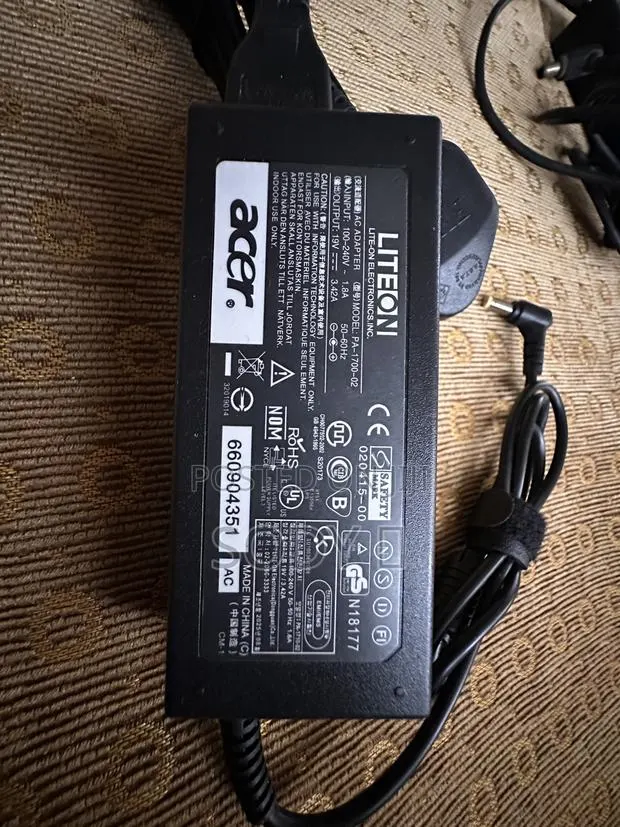 Acer Small Pin Charger · Photo 1