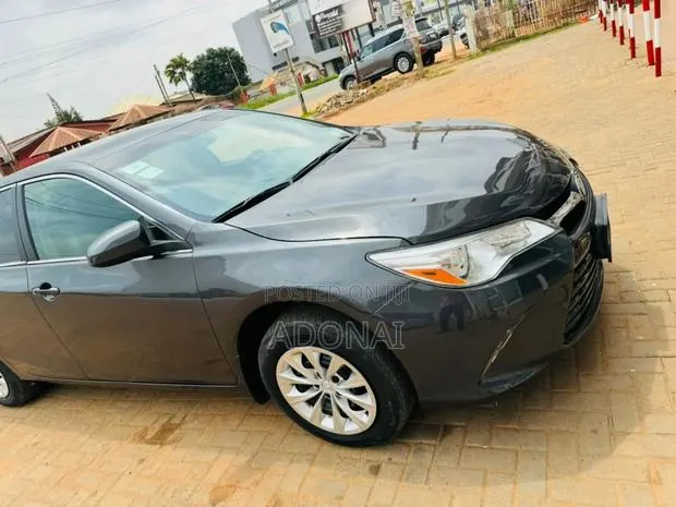 Executive Toyota Camry for Rental Services · Photo 1