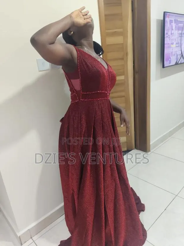 Long Dinner Dress · Photo 1