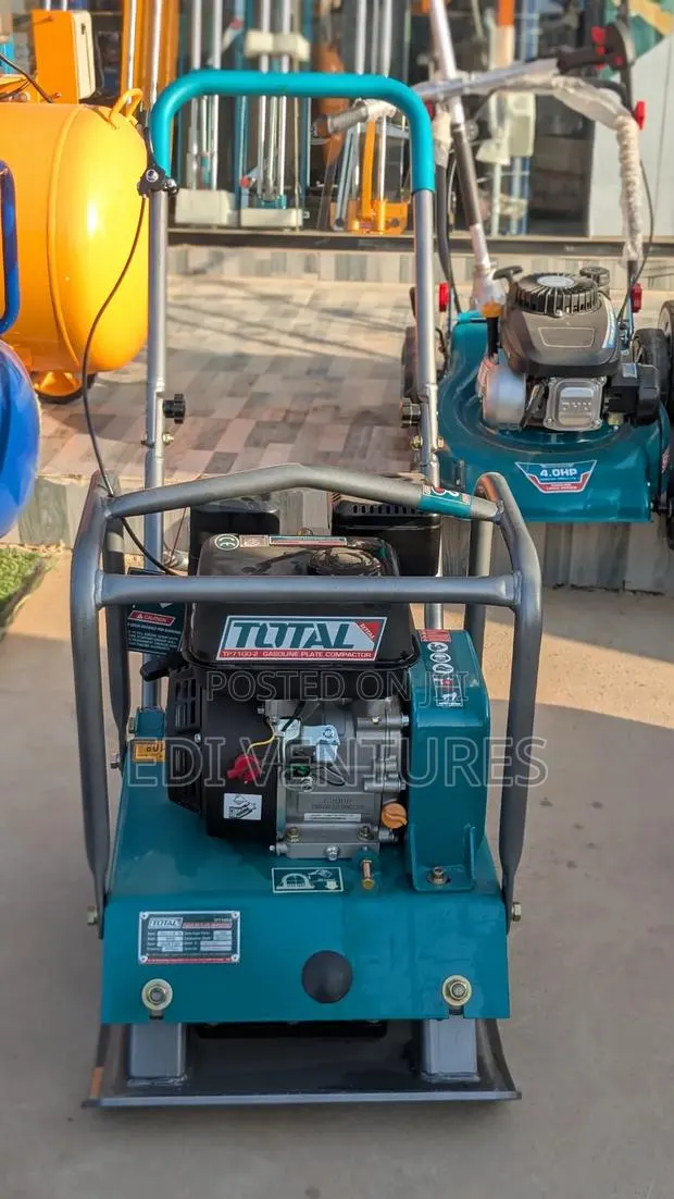 Total Gasoline Plate Compactor · Photo 1