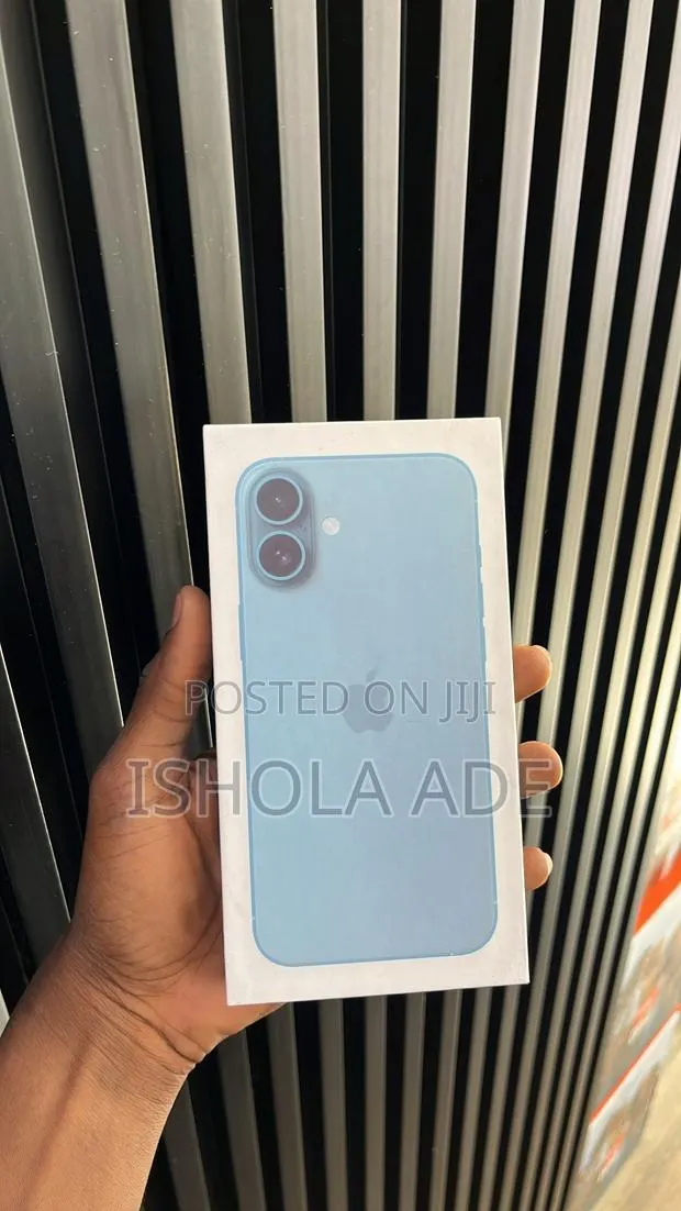 New Apple iPhone 16 128 GB Green · Photo 1