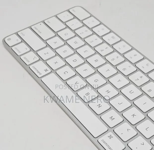 Apple Magic Keyboard · Photo 1
