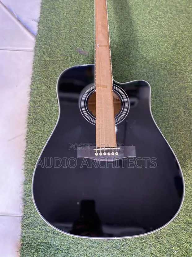 Yamaha Semi Acoustic Guitar · Photo 1