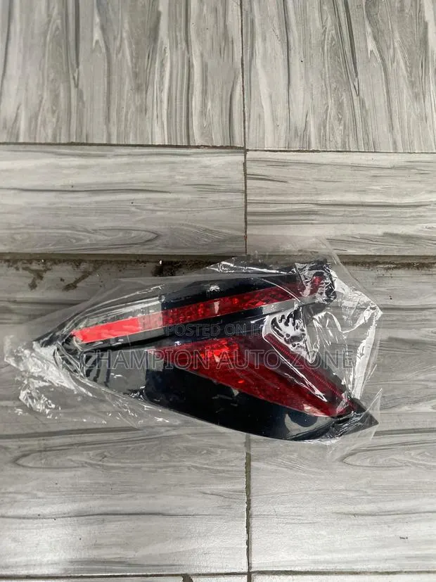 Hyundai Tucson 2022-2023 Tail Light · Photo 1