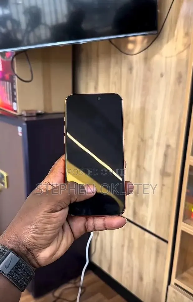 Apple iPhone 17 Pro 256 GB Orange · Photo 3