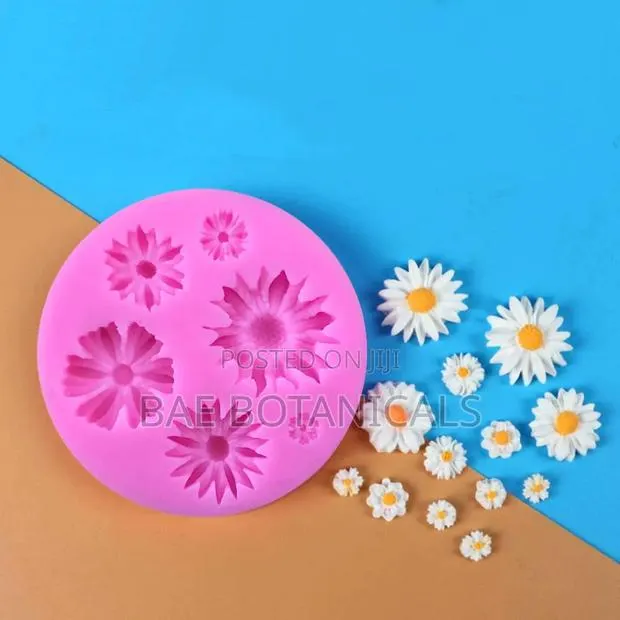 Mini Silicone Flower Mold For Candle Decor · Photo 1