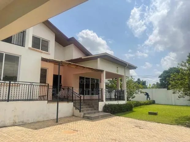 7bdrm House in Kwabenya for rent · Photo 1