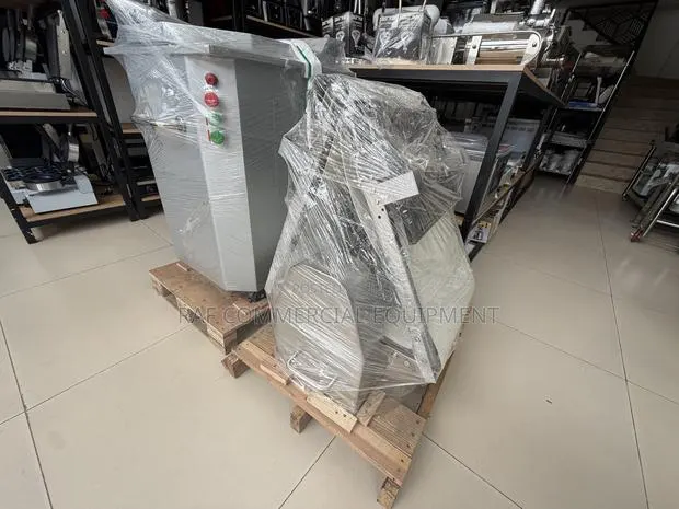 Commericla Dough Sheeter Tabletop for Pastries · Photo 1