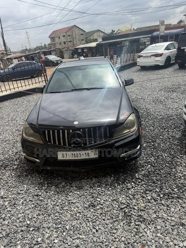 Mercedes-Benz C250 2014 Black · Photo 2