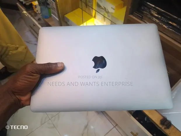 New Laptop Apple MacBook Air 2016 8GB Apple M3 SSD 256GB · Photo 1
