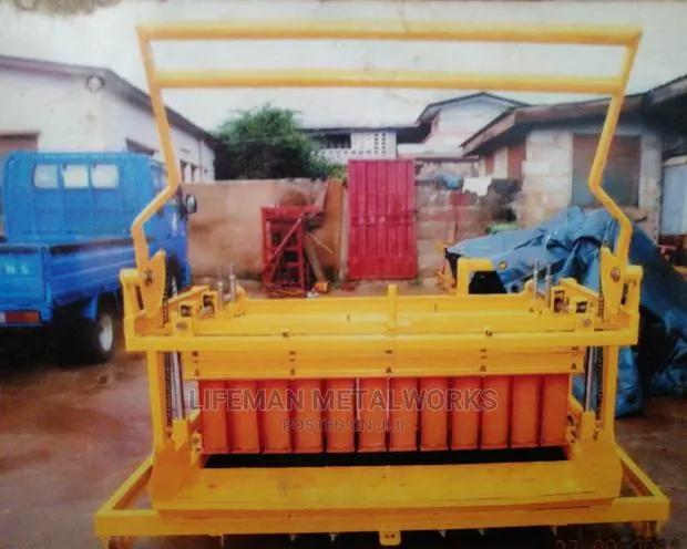 Egg Laryer Block Making Machine · Photo 1