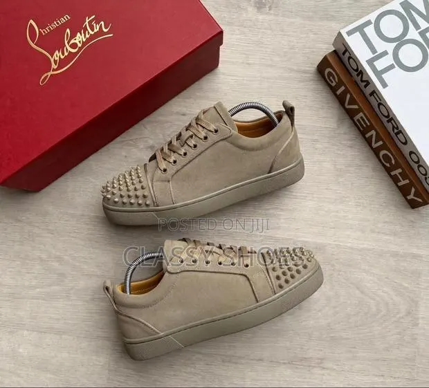 Christian Loubourin Suede Brown With Stones · Photo 1