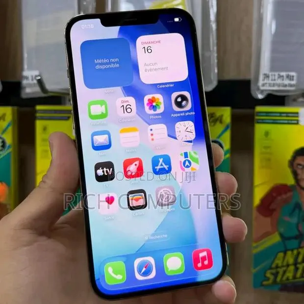 Apple iPhone 12 Pro Max 128 GB Gold · Photo 1