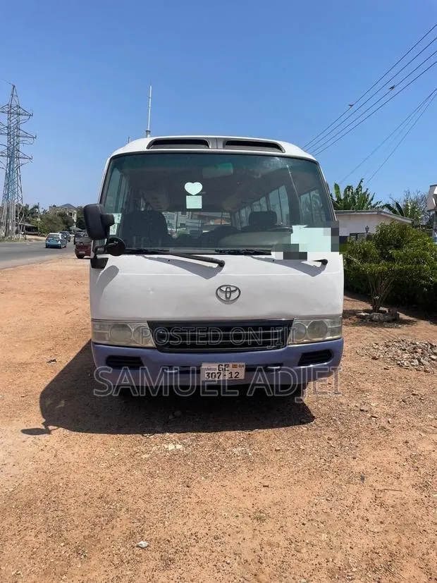 Toyota Coaster 2012 · Photo 1