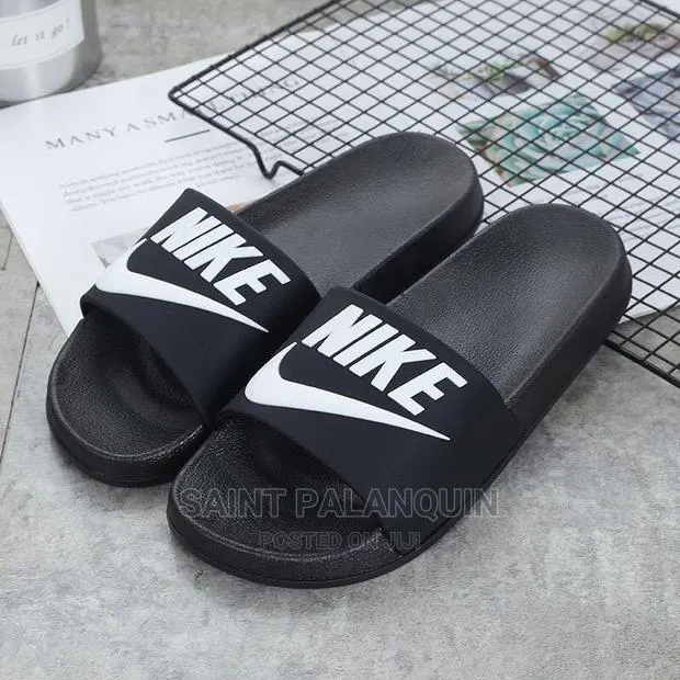 Nike Slides · Photo 1