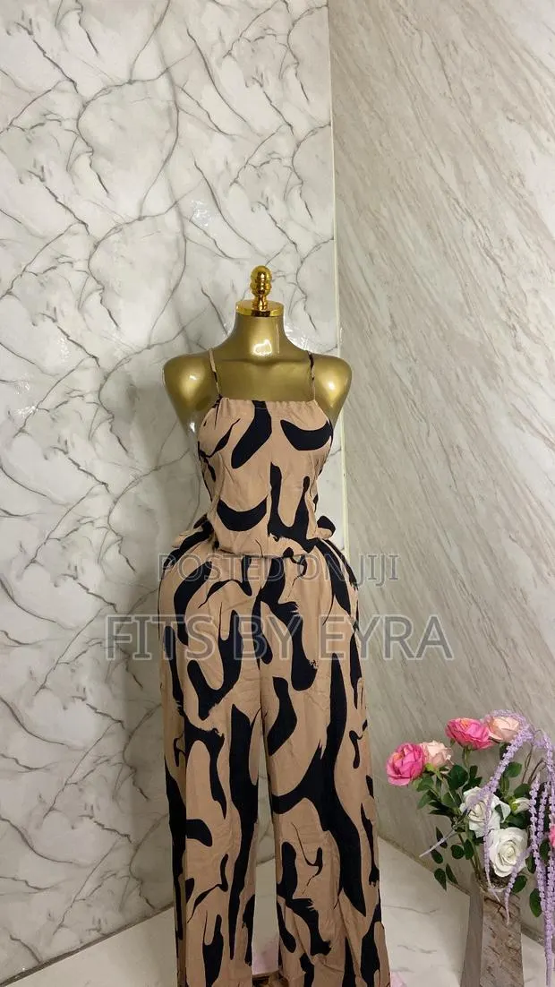 Brown and Black Long Jumpsuit · Photo 1