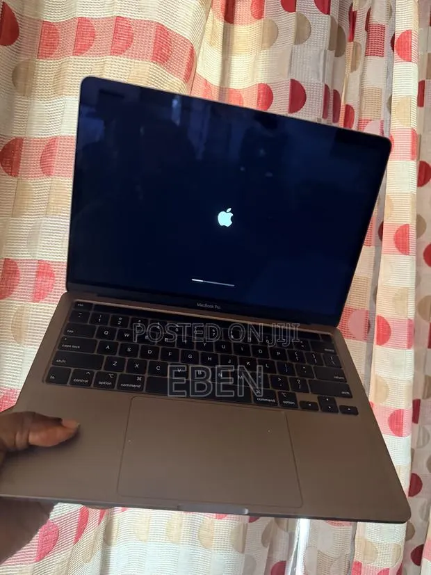 Laptop Apple MacBook Pro 2020 8GB Intel Core i5 SSD 256GB · Photo 1