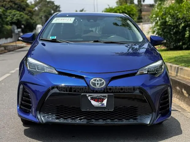 Toyota Corolla XSE 4dr Sedan (1.8L 4cyl CVT) 2017 Blue · Photo 1