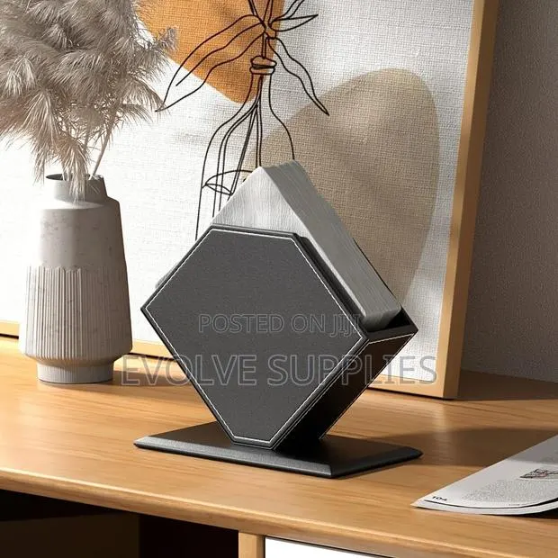 Leather Tissue Holder · Photo 1