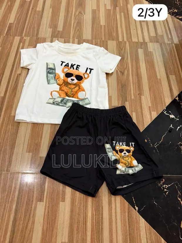 Kids Clothes · Photo 1