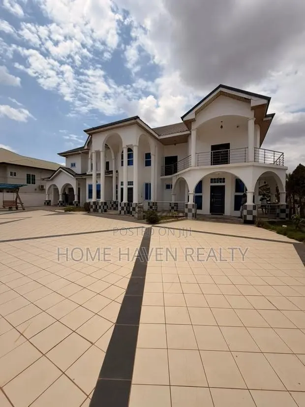 5bdrm House in Adjiriganor East, Ghana Link Area for rent · Photo 1