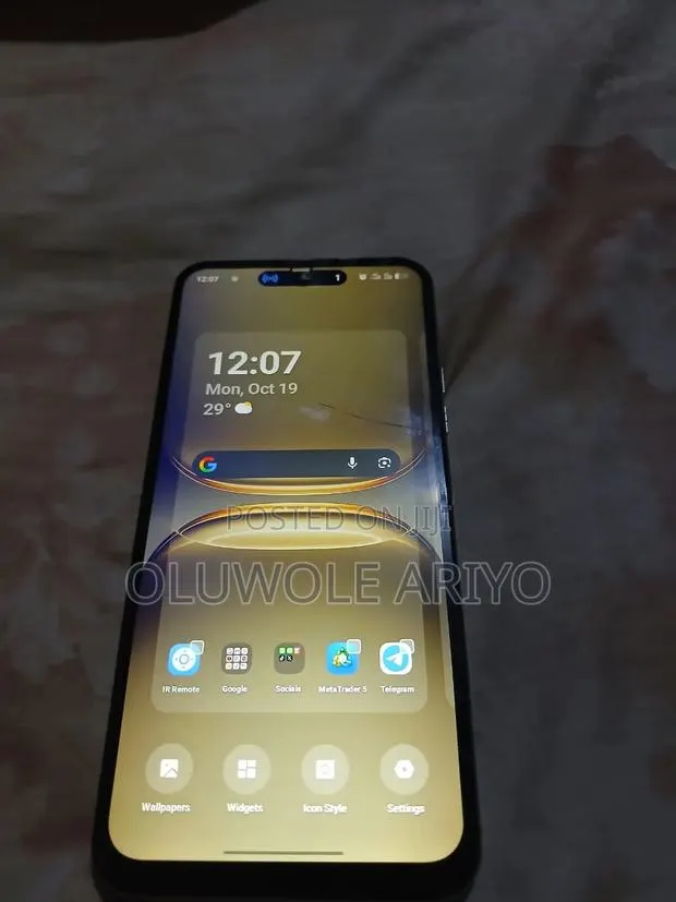 Tecno Spark 40 128 GB White · Photo 1