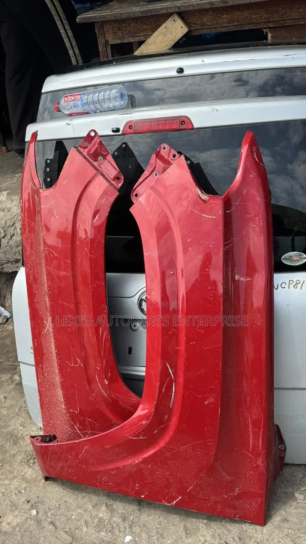Toyota Tacoma 2016,2017,2018,2019,2020 Fenders · Photo 1