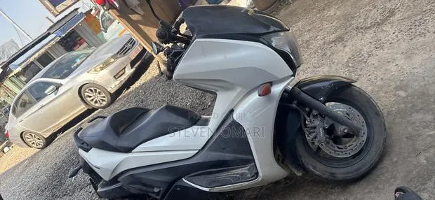 Honda 2012 White · Photo 1