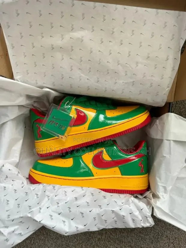 Nike Airforce Green and Yellow · Photo 1