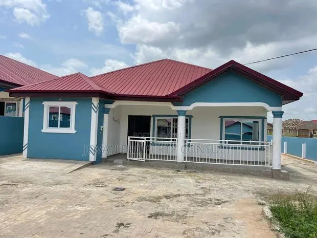 5bdrm House in Amasaman Satellite for rent · Photo 1