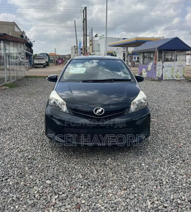 Toyota Vitz 2014 Black · Photo 1